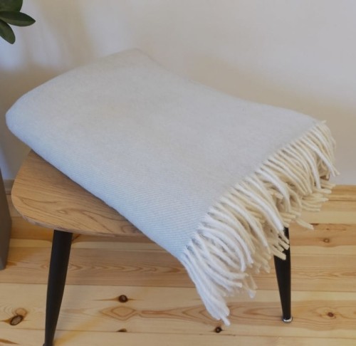 Koc z wełny Nowozelandzkiej 150 x 200 cm - szary jasny 400g/m2 - Wak Koce