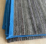 Koc do jogi 160 x 200 cm - obszyty niebieską lamówką - Wak Koce